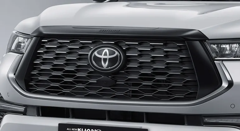Alasan Mobil Hybrid Wajib Teratur Ganti Oli Mesin