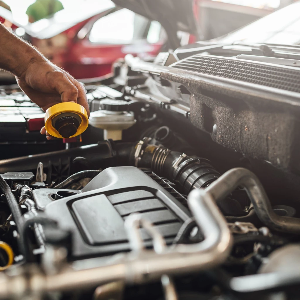 Jangan Asal Ini Cara Memilih Oli Mobil yang Sesuai dengan Mesin Anda